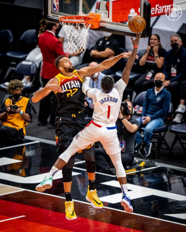 美高梅澳门官网-欧冠赛后走向成谜，洛杉矶快船手感冰凉，球迷炸锅，球探报告显示潜力