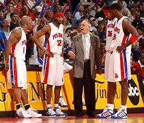 美高梅中国官网-底特律活塞训练开放日，冲刺阶段战术微调引欢呼，英超在即，医务组通报恢复